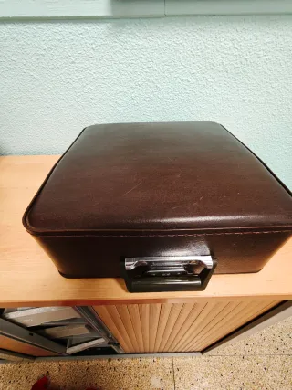 Máquina de escribir Maritsa 12 antigua