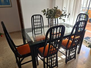 Mesa Comedor Madera y cristal Negra con 6 sillas
