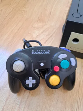 CONSOLA NINTENDO GAMECUBE NEGRA