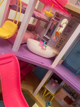 Barbie Dreamhouse con vasca e Barbie