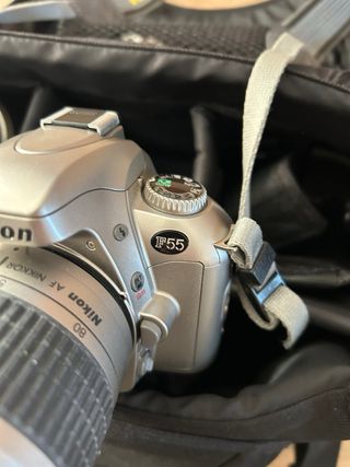 Cámara Nikon con 2 objetivos