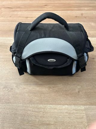 Cámara Nikon con 2 objetivos