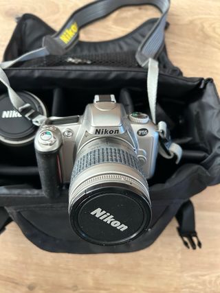 Cámara Nikon con 2 objetivos