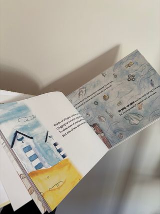 Libro en inglés: Terry and Trunk Investigate...