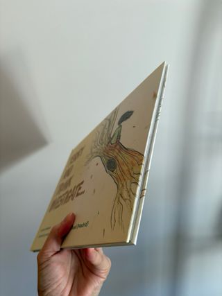 Libro en inglés: Terry and Trunk Investigate...