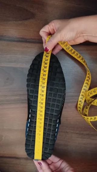 Zapatos de hombre con cordones azul y negro