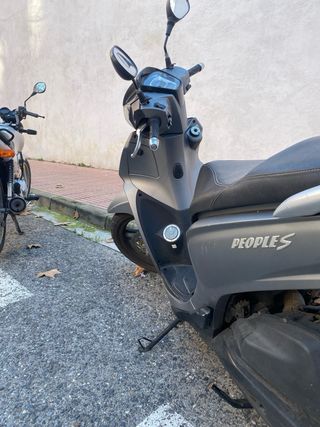 Kymco People S 2020 ABS Gris con Baúl o cambio