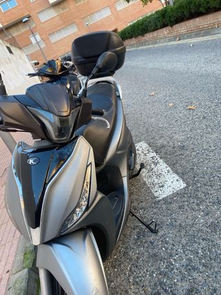 Kymco People S 2020 ABS Gris con Baúl o cambio