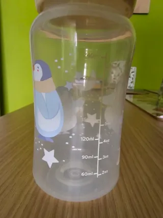 Lote de biberones anticólicos, pezoneras y otros