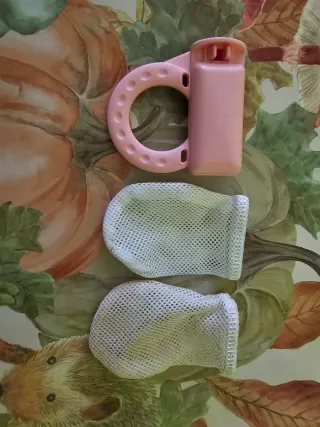 Lote de biberones anticólicos, pezoneras y otros