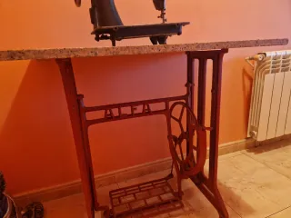 Máquina de coser antigua Alfa