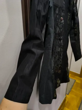 Abrigo Desigual Patchwork Negro y Dorado