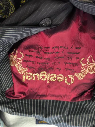 Abrigo Desigual Patchwork Negro y Dorado