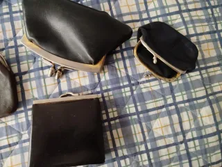 7 Monederos de piel auténtica