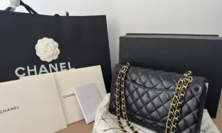 Borsa Chanel Pelle Nera Dettagli Oro