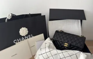 Borsa Chanel Pelle Nera Dettagli Oro