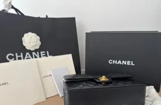 Borsa Chanel Pelle Nera Dettagli Oro