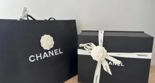 Borsa Chanel Pelle Nera Dettagli Oro