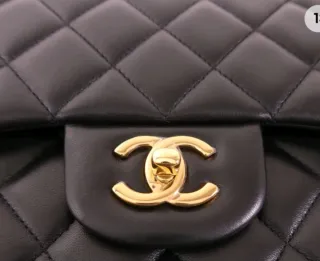 Borsa Chanel Pelle Nera Dettagli Oro
