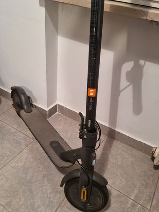 Monopattino Elettrico Mi Essential