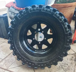 4 Llantas Suzuki Vitara + 3 neumáticos 205/70 R15