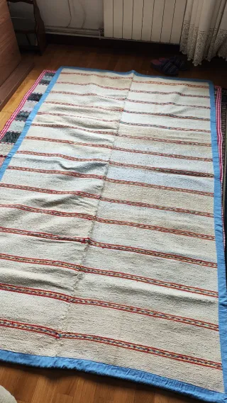 Alfombra Jarapa Artesana Beige y Rojo