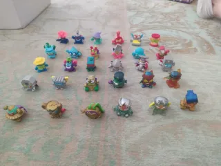 Lote Figuras y coches Superthings