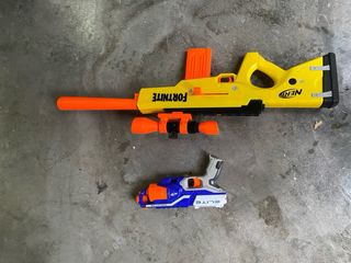 Pistola Nerf Elite y Rifle Nerf Amarillo