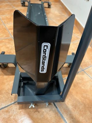 Peana de Aparcamiento Moto con calzo Constands