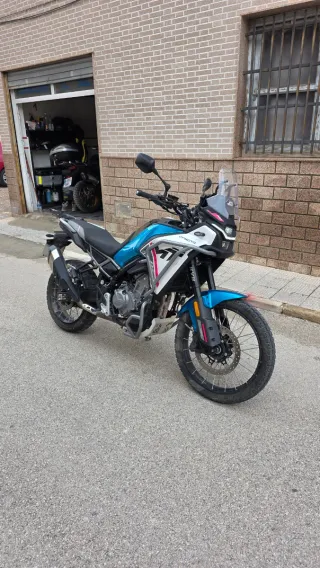 CF Moto 450 MT