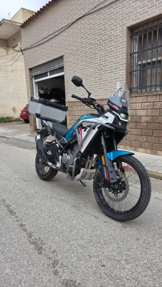 CF Moto 450 MT