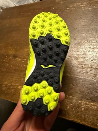 Botas de fútbol multitaco niño