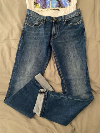 Conjunto hombre vaquero y camiseta T.42 mango