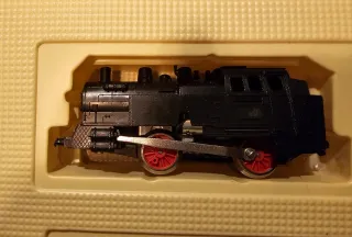 Tren JYESA H0 a pilas antiguo