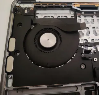 Despiece MacBook Pro 13 A2338 M1