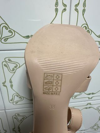 Sandalias de tacón beige 38