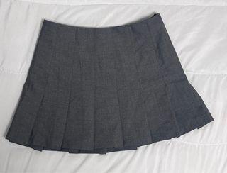 Falda Zara gris tablas Talla XS