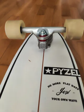 Surfskate Yow X Pyzel Shadow 33.5