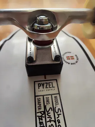 Surfskate Yow X Pyzel Shadow 33.5