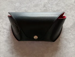 Fundas para gafas: Prada, Ray-B