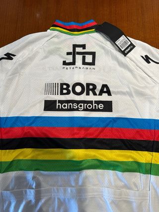 Maillot BORA 2017 Peter Sagan FIRMADO arcoiris