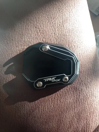 Extensión lateral para caballete moto TRK 702X