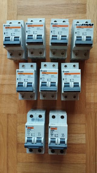 Interruptores automáticos Merlin Gerin, Hager, Eat