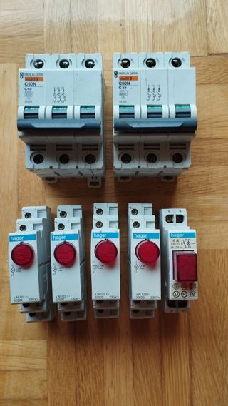 Interruptores automáticos Merlin Gerin, Hager, Eat