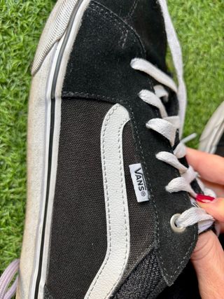 Zapatillas Vans Piel Negra T 46 cordones blancos