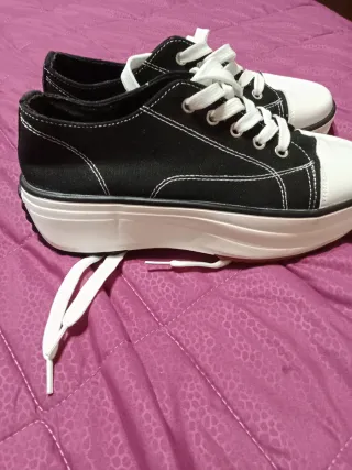 Scarpe sportive donna nere e bianche