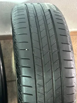 Neumáticos Bridgestone 2024 año