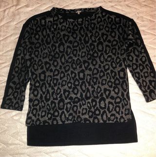 Maglione con stampa leopardata