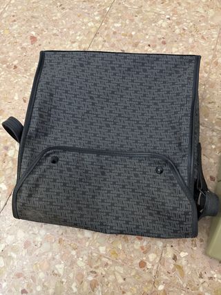 Máquina de escribir Olivetti Lettera 25