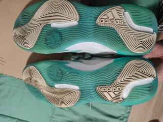 Zapatillas Baloncesto Adidas Talla 15 US ó 50 2/3